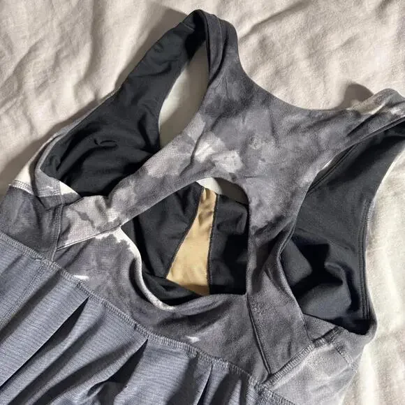🤍 1 Lululemon Run: Your Heart Out Tank - Heathered Blurred Grey - Picture 7 of 9